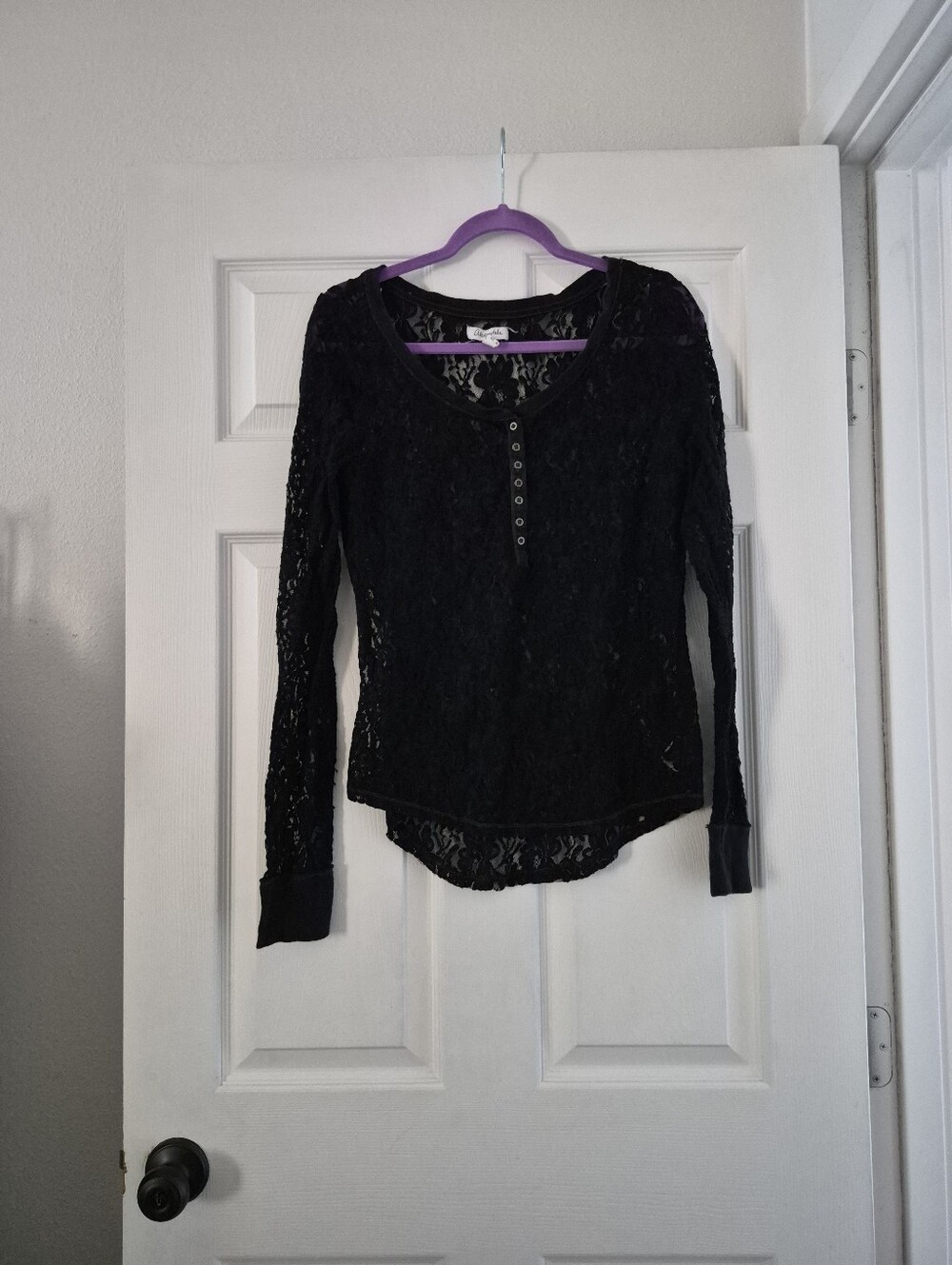 Y2k Aeropostale Black Lace Long-Sleeve Henley Top - Women